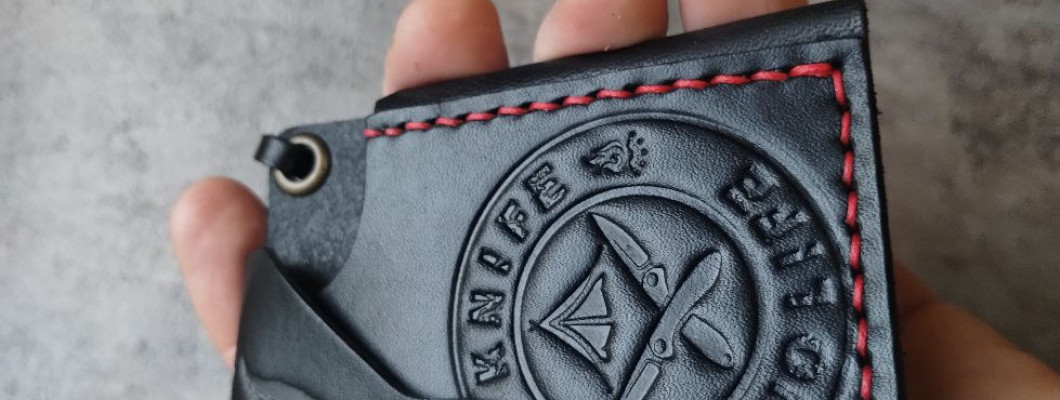 Jaki prezent dla fana bushcraftu lub pasjonata mitologii? Postaw na personalizowane rękodzieło